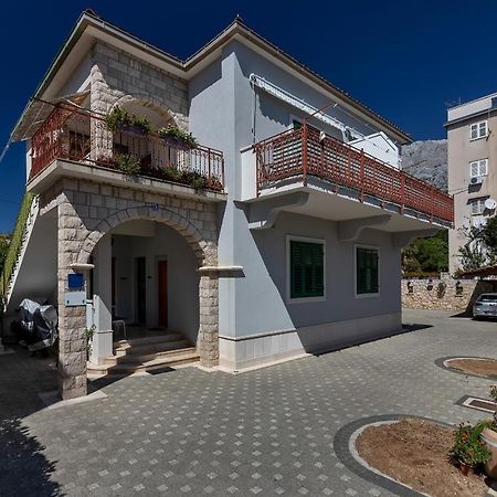 Apartments Carmen Makarska Exterior foto