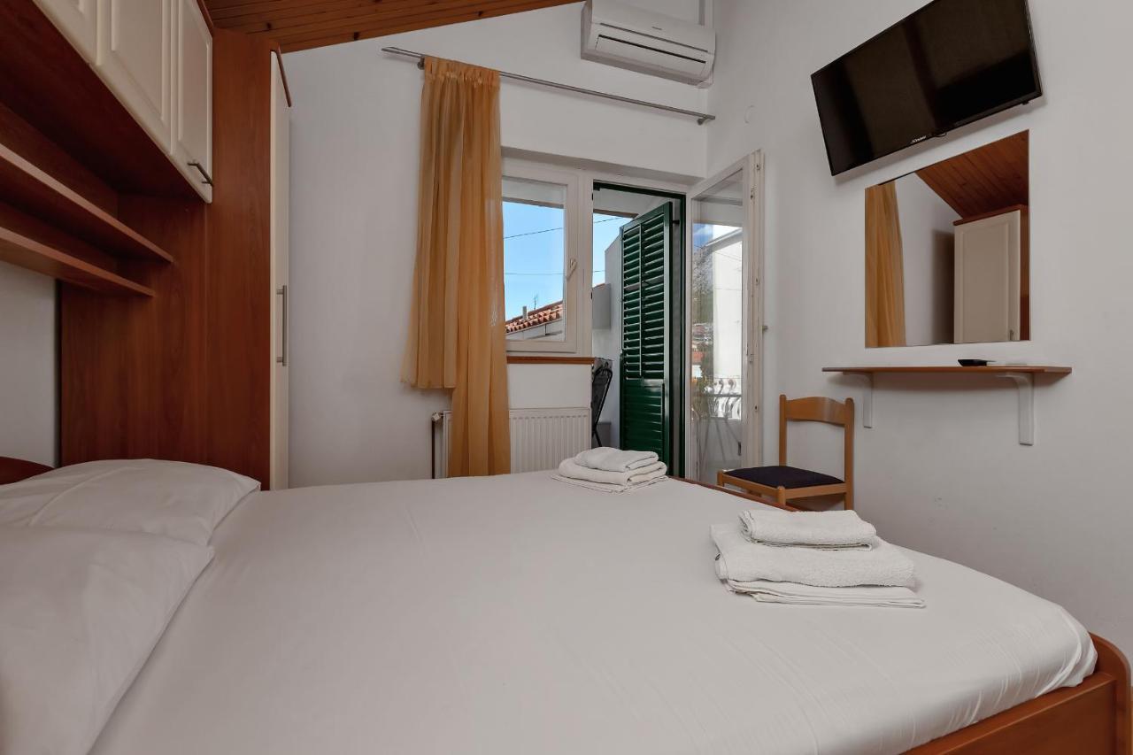 Apartments Carmen Makarska Exterior foto